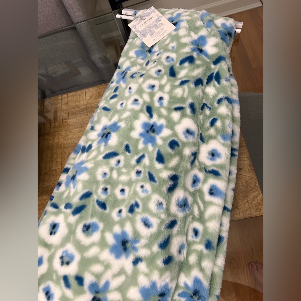 Shabby Chic blanket throws - Blue and Green Floral